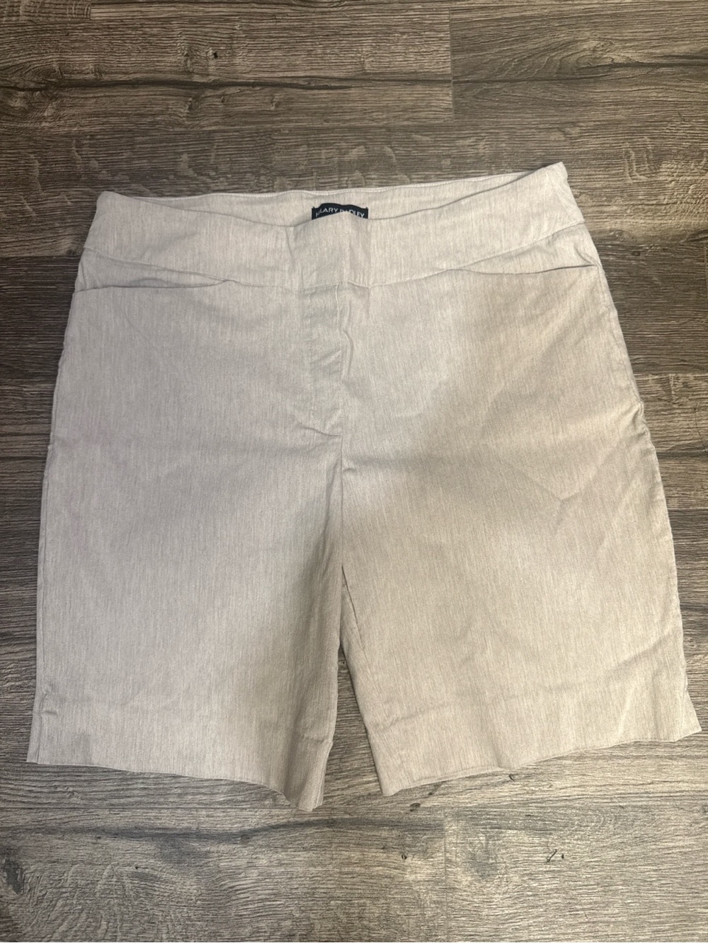 Hilary Radley Women’s Beige Dress Shorts Size Large - Picture 2 of 5